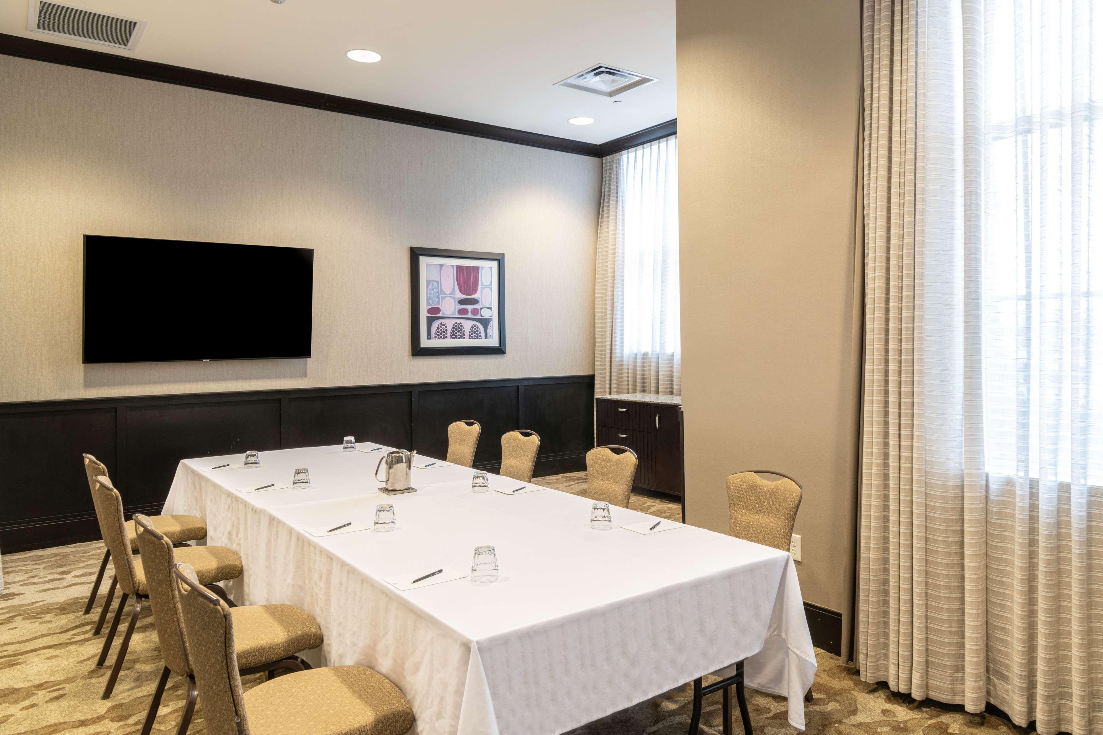 Hilton Columbus/Polaris Hotel Екстериор снимка