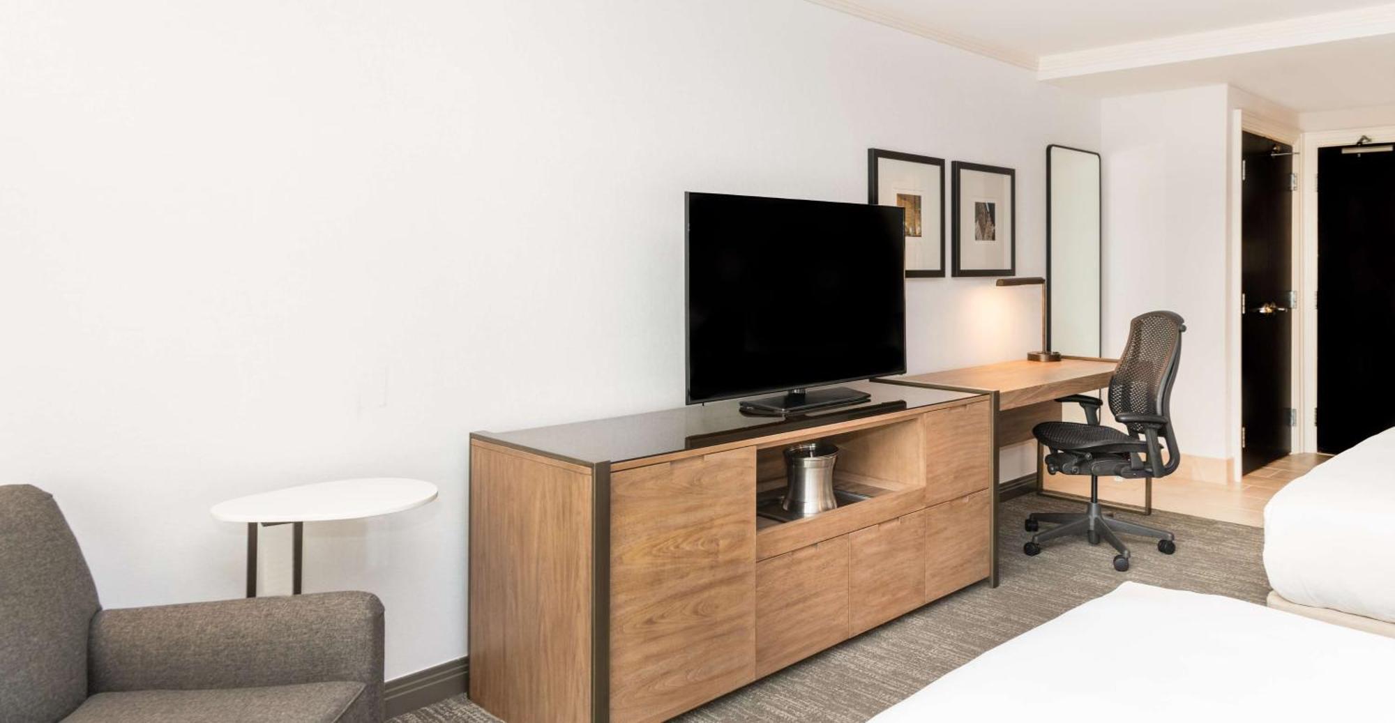 Hilton Columbus/Polaris Hotel Екстериор снимка