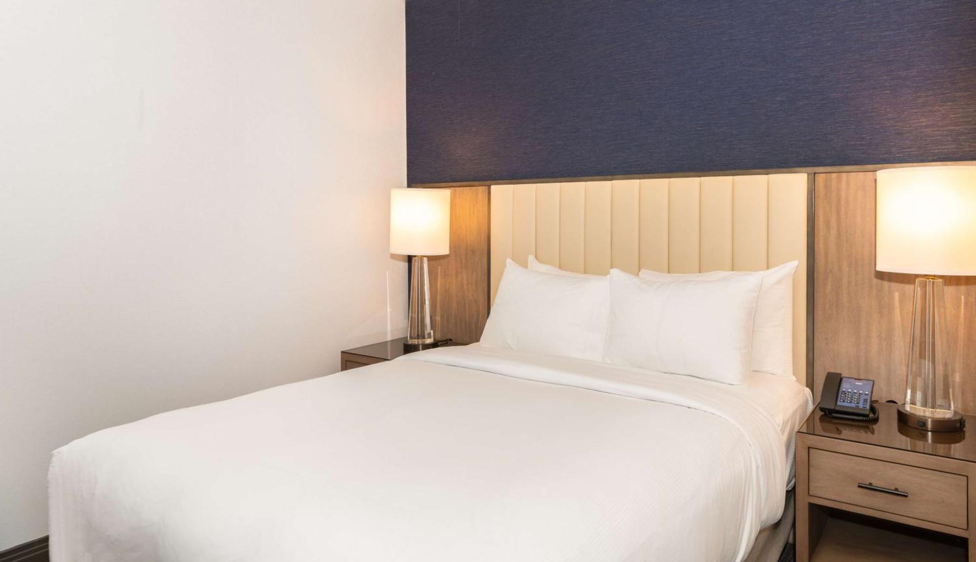 Hilton Columbus/Polaris Hotel Екстериор снимка